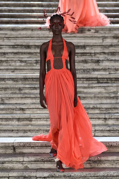 Look 92